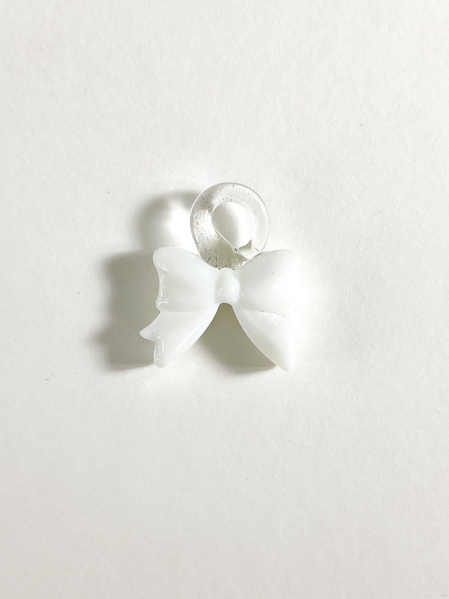 Bonbon Earrings — Bow ୨୧