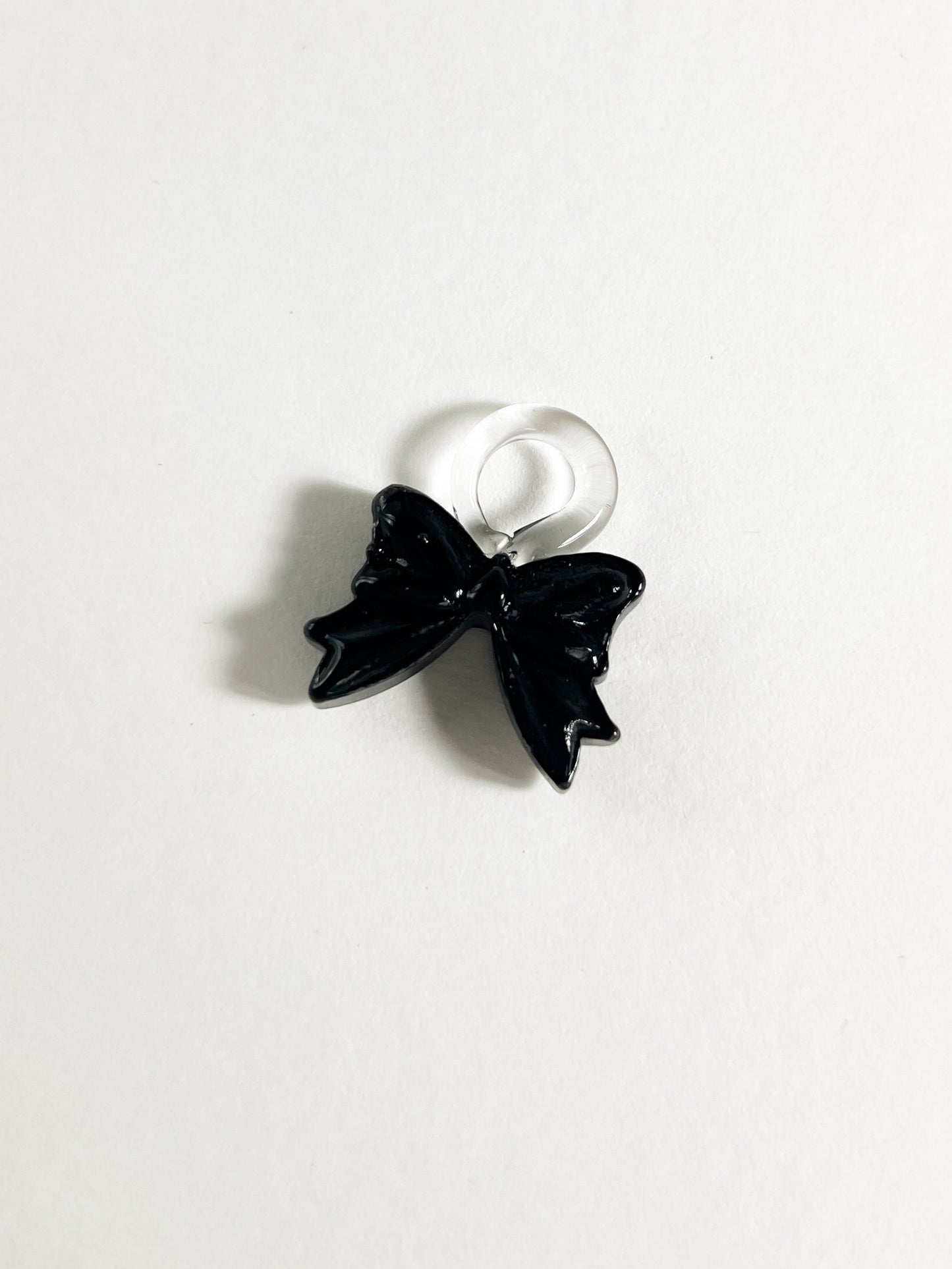 Bonbon Earrings — Bow ୨୧