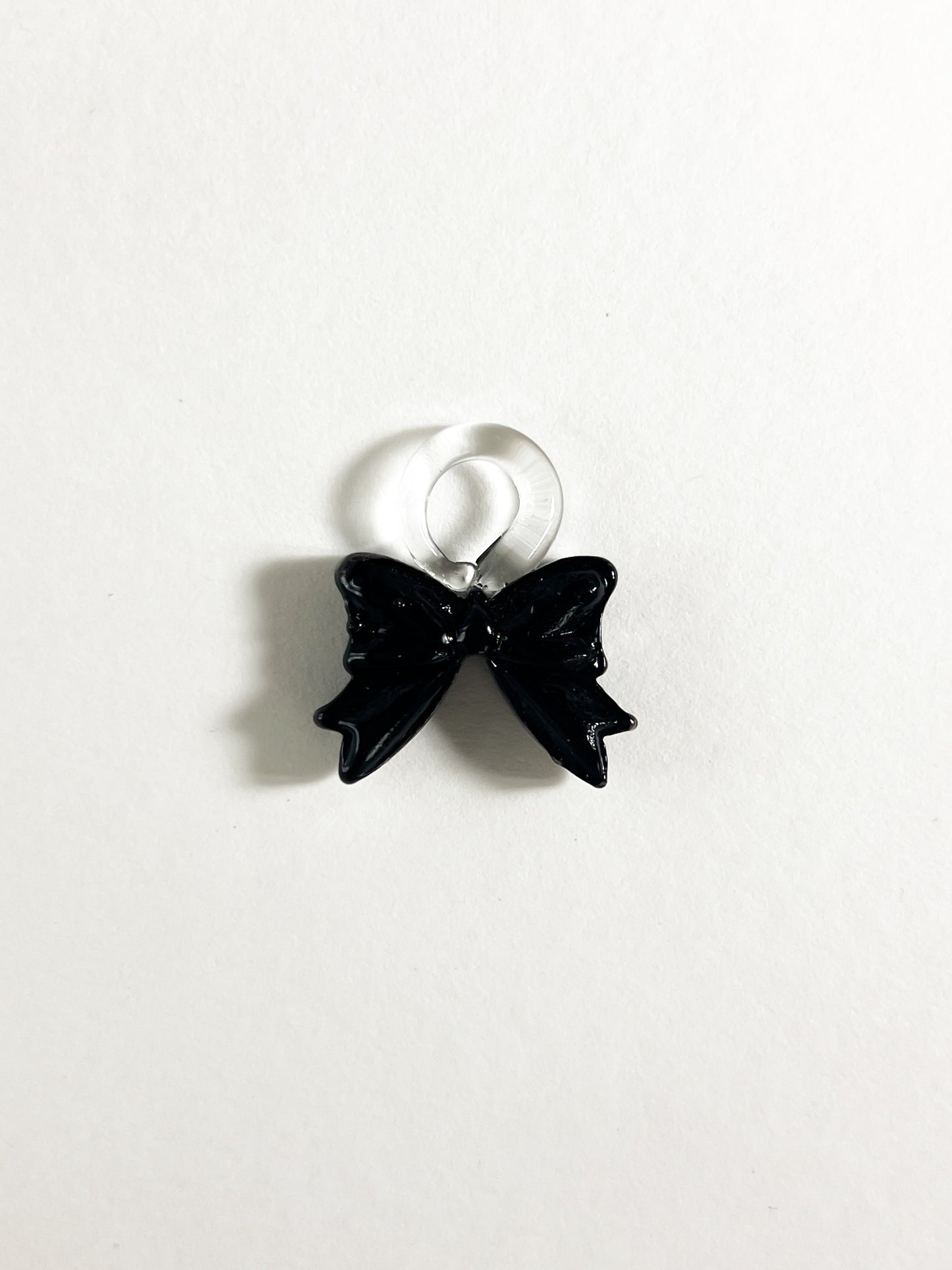 Bonbon Earrings — Bow ୨୧